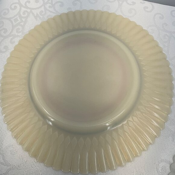 MacBeth-Evans Petalware Set Of 2  8 1/4" Plate - Picture 5 of 6